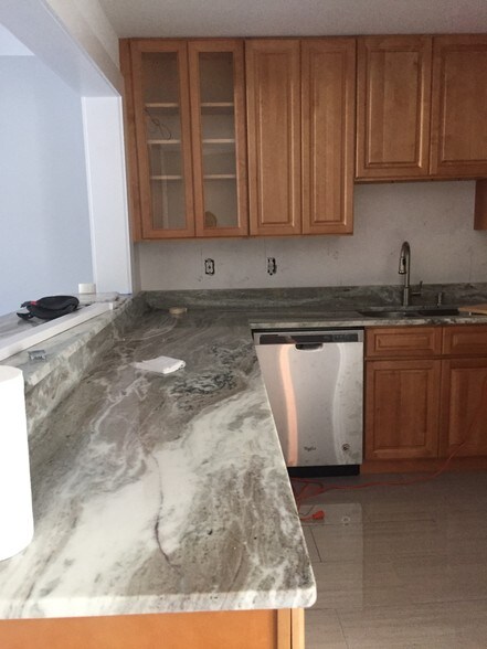 Building Photo - 11412 Waterbury Way