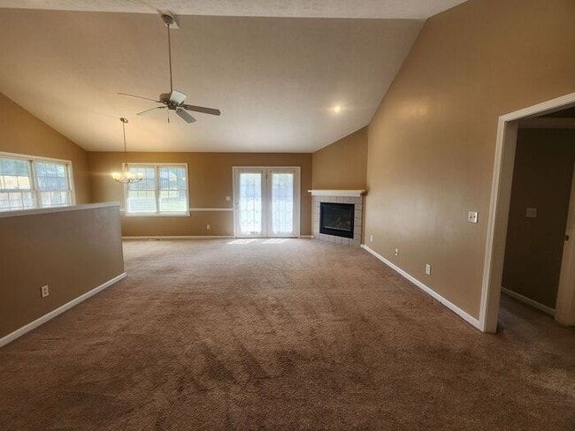 Building Photo - 3 Bedroom On Cul-de-sac, East Side Location