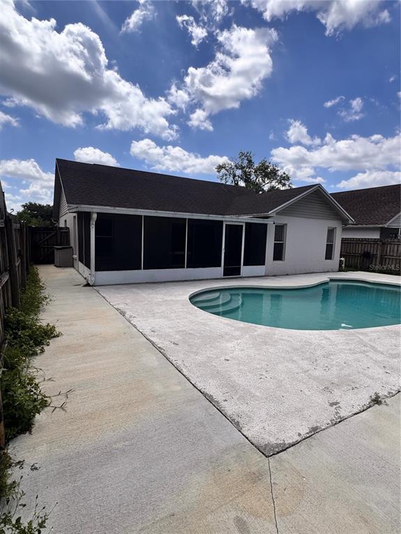 Building Photo - 2070 Sarah Louise Dr