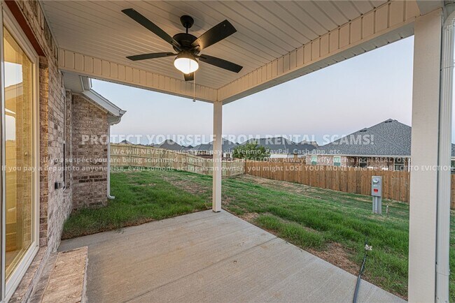 Building Photo - 4173 W Barhem Dr