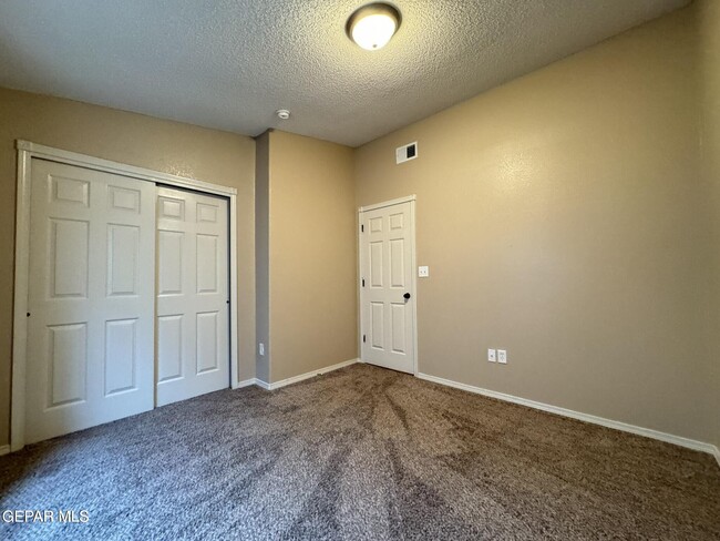Building Photo - 13981 Sandy Rock Dr