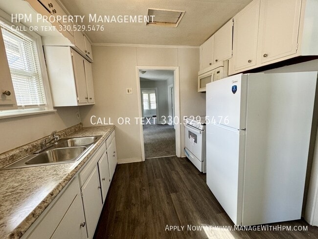 Building Photo - 237 Kryder Ave