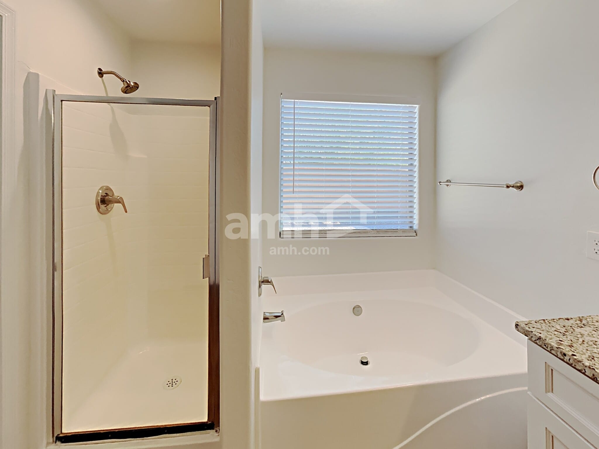 Building Photo - 17211 W Watkins St