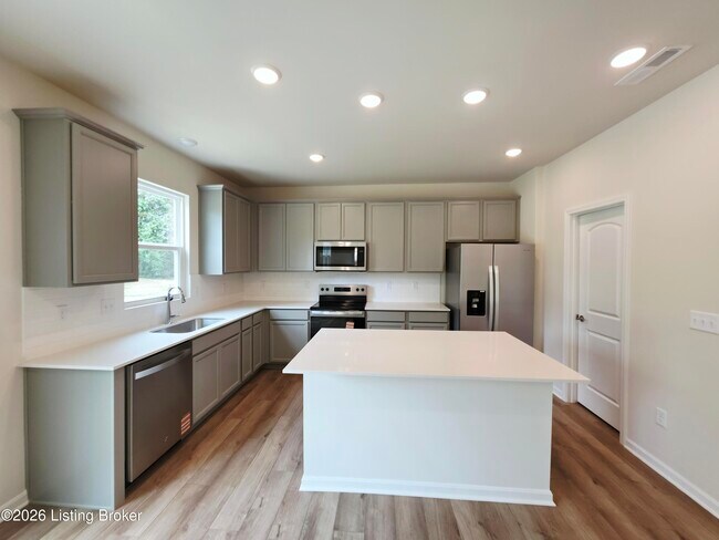 Building Photo - 8302 Fairmount Rd