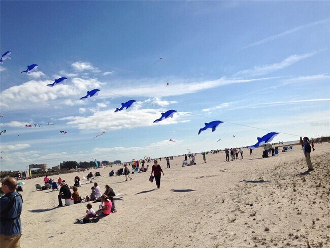 Building Photo - 11315 3rd St E