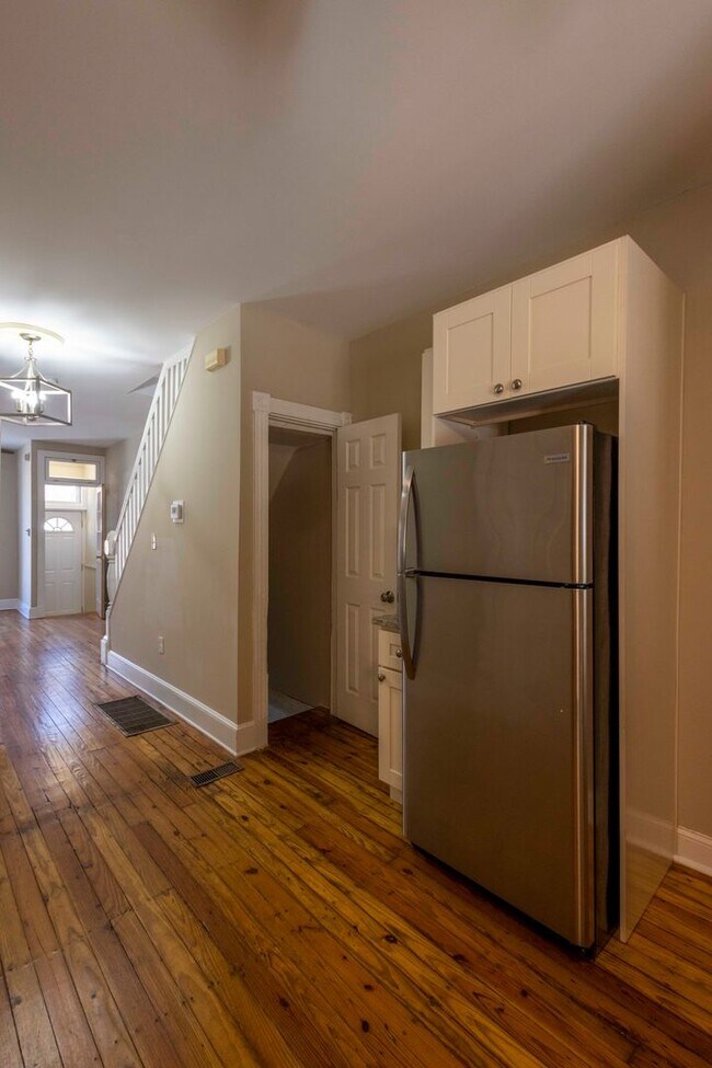 Building Photo - Charming 2BD/1BA Townhome in Patterson Park, MD!
