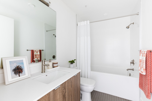 Private Bathroom in Coliving Apartment - C1 Coliving by CLG (Shared Apartments)