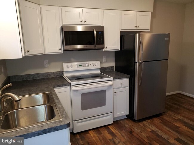 Building Photo - 366 Alsberry St