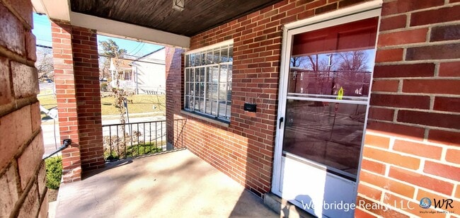 Building Photo - 1322 Cedar Ave