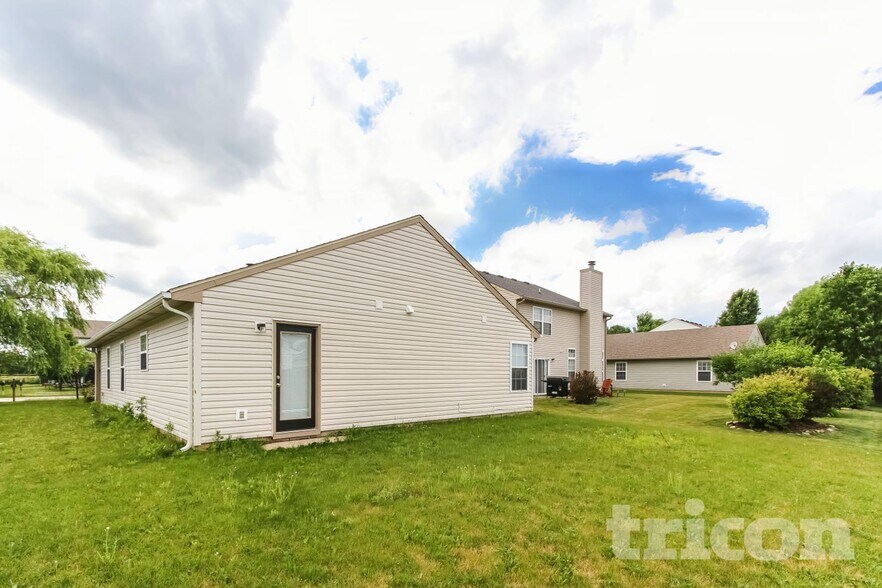 Building Photo - 345 Bent Stream Ln