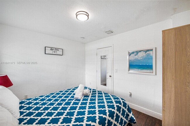 Building Photo - 154 NW 45th St