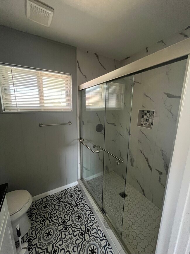 Building Photo - 506 Demya Dr