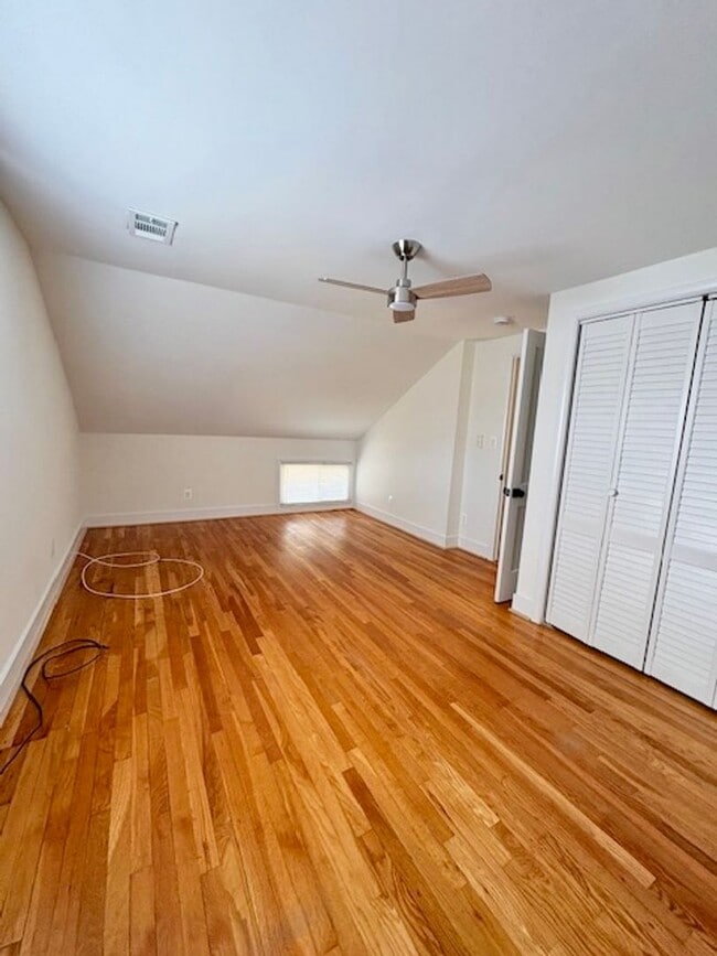 Building Photo - 6007 Crawford Dr