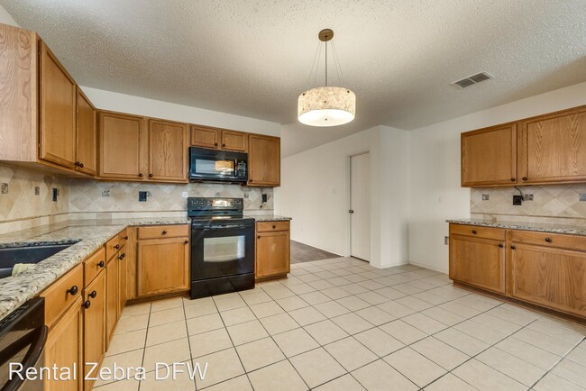 Building Photo - 4 br, 2 bath House - 615 Silvertop Road