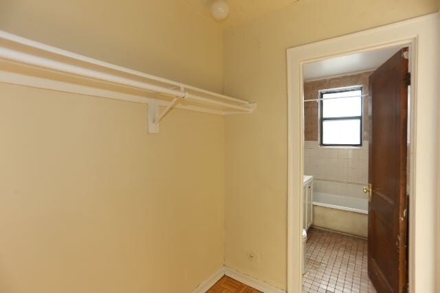 Building Photo - 653 W Belmont Ave