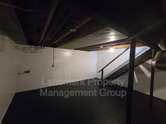 Building Photo - 8880 Rutherford St