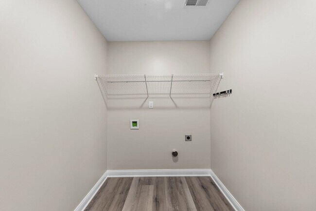 Building Photo - Move-In Special Available! Beautiful Home! Coming Soon!