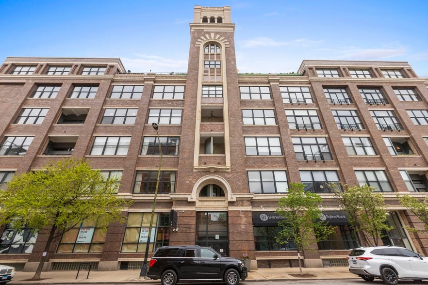 Primary Photo - 1000 W Washington Blvd