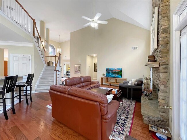 Building Photo - 1911 Berkshire Eve Dr