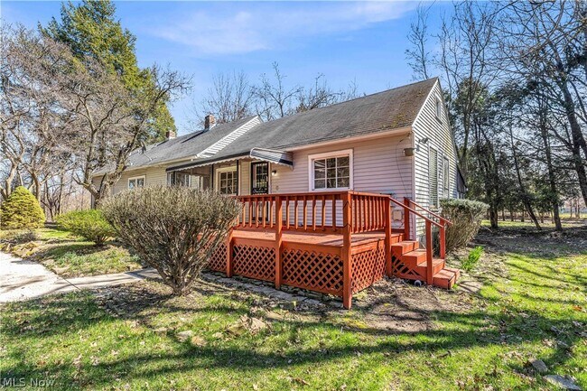 Building Photo - 2150 Glenridge Rd