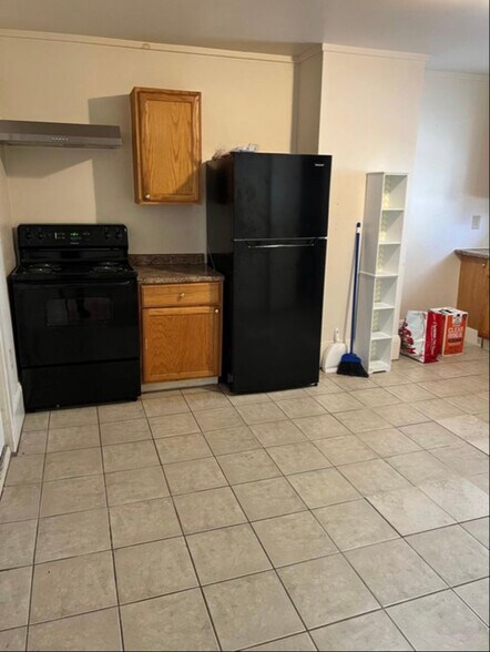 Building Photo - 16 Wood St