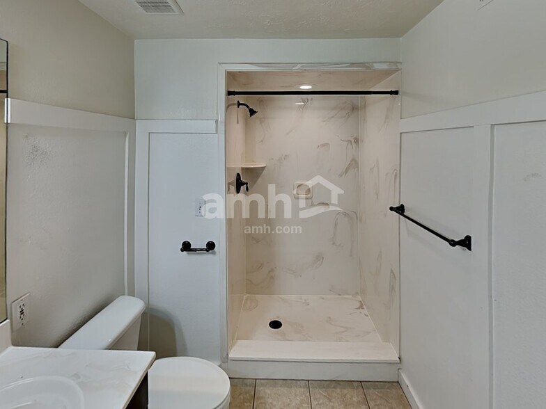 Building Photo - 1204 N 2525 W