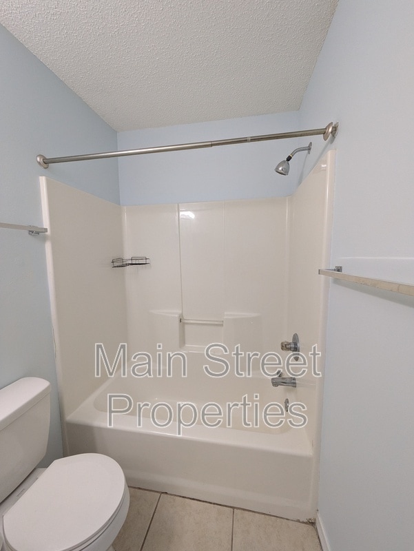 Building Photo - 3359 Greenbriar Circle