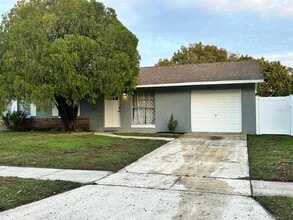 Building Photo - 3941 Wingward Ave