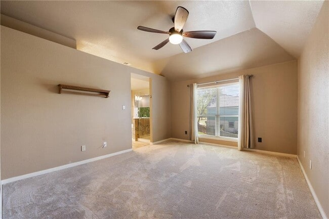 Building Photo - 112 Trotter Dr