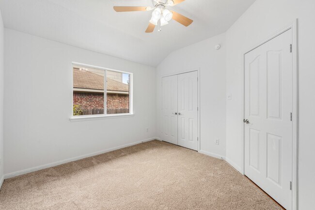 Building Photo - 4908 Summer Rain Dr