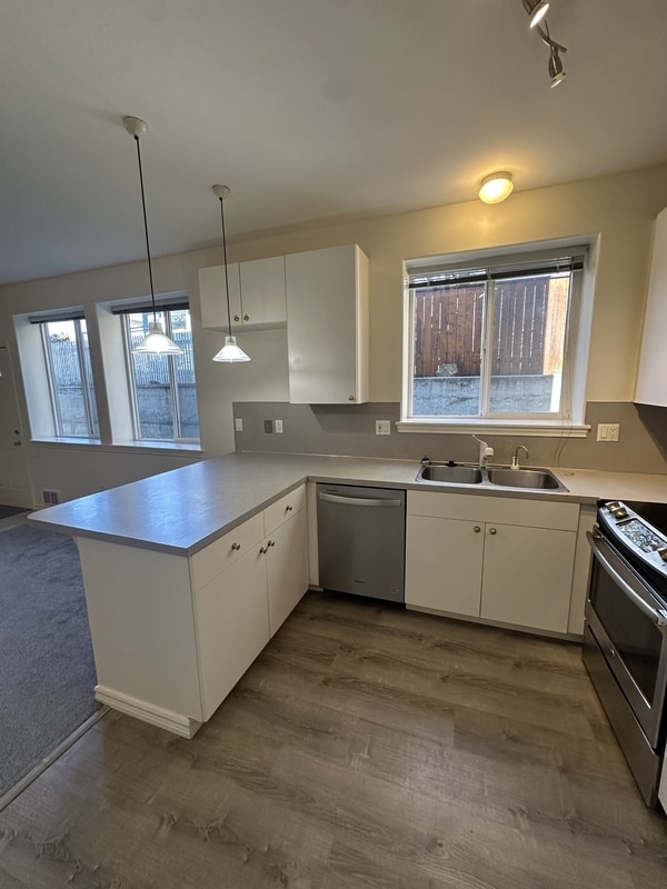 Building Photo - 5106 Green Lake Way N