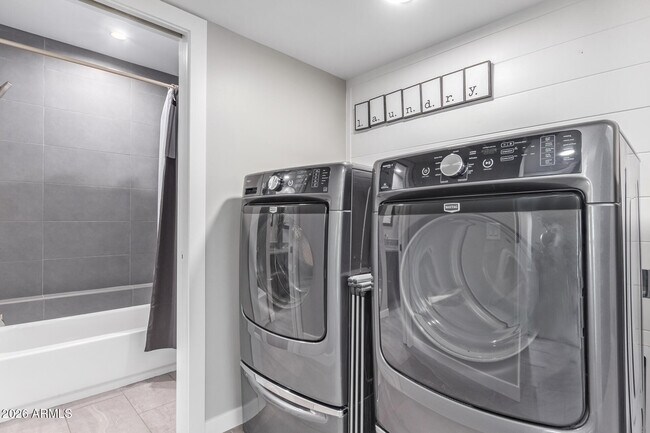 Building Photo - 4655 E Monte Way