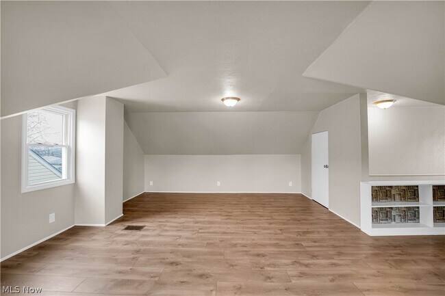 Building Photo - 18721 Fairway Ave