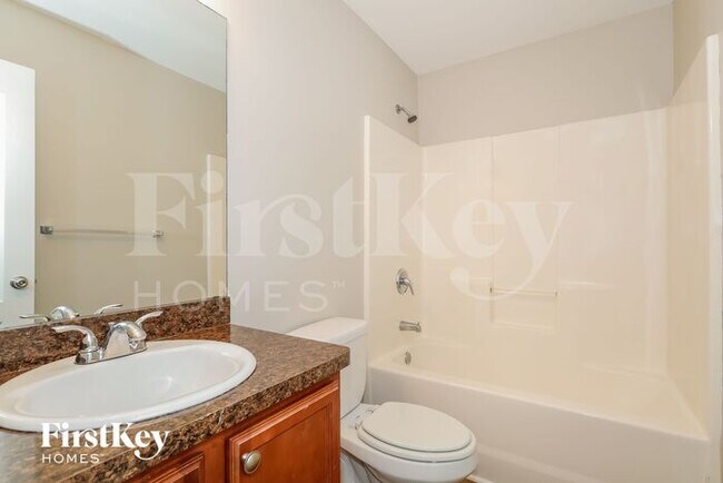 Building Photo - 52 Hamilton Dr