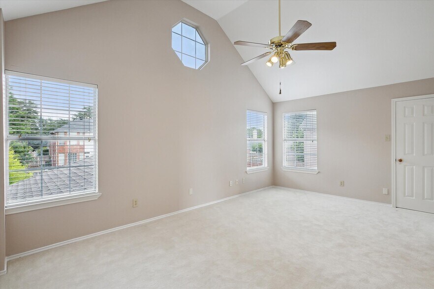 Building Photo - 7100 Amethyst Ln