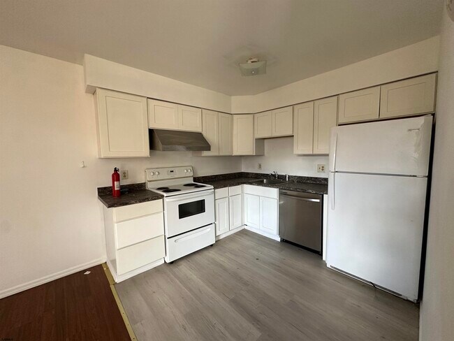 Building Photo - 2734 Evergreen Ct