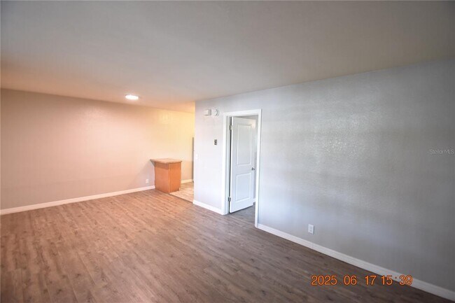 Building Photo - 302 Danube Ave