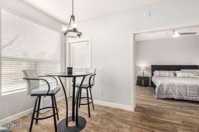 Building Photo - 9550 E Thunderbird Rd