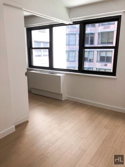 Building Photo - East 39th Street