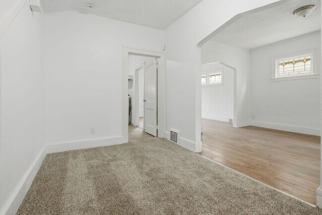 Building Photo - $1200/month bungalow