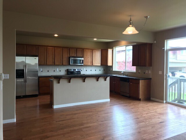 Building Photo - 9132 Thea Rose Dr. SE