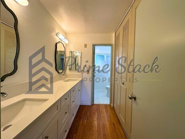 Building Photo - 2391 Sandpiper Way