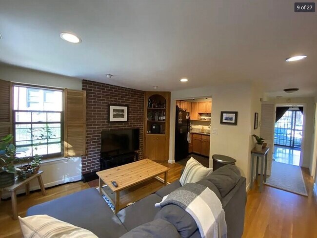 Building Photo - 3 Devens St