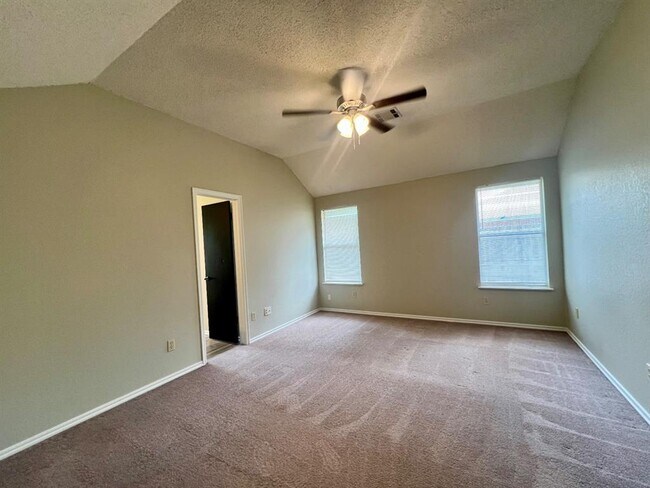 Building Photo - 9300 Buttonwood Ave
