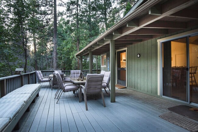 Building Photo - 8040 Sugarpine Pl