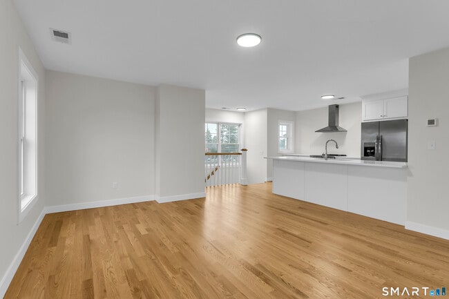 Building Photo - 31 Drive Way