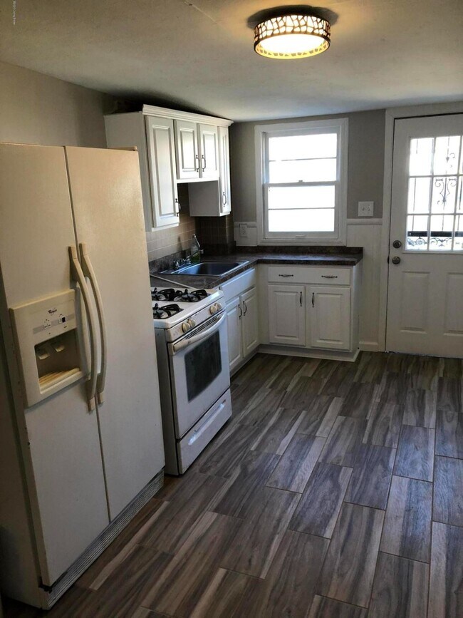 Building Photo - 1523 Christy Ave