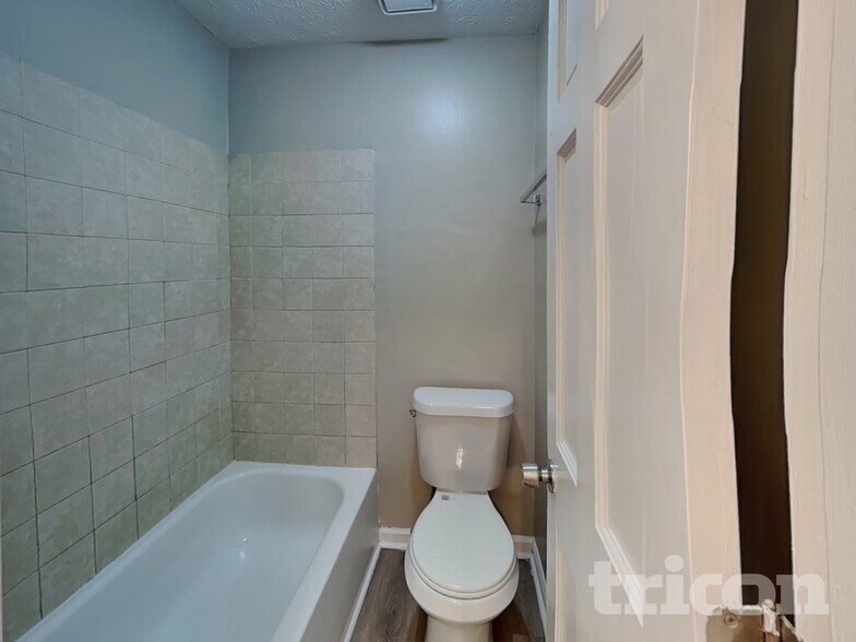 Building Photo - 1897 Falls Cove