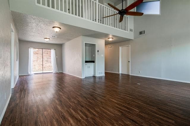 Building Photo - 1728 Stonegate Dr