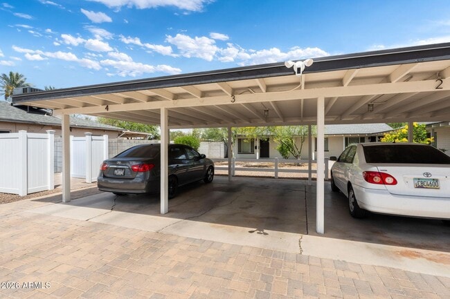 Building Photo - 1024 E Mitchell Dr